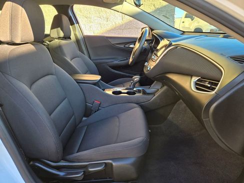 Used 2024 Chevrolet Malibu LT image 19