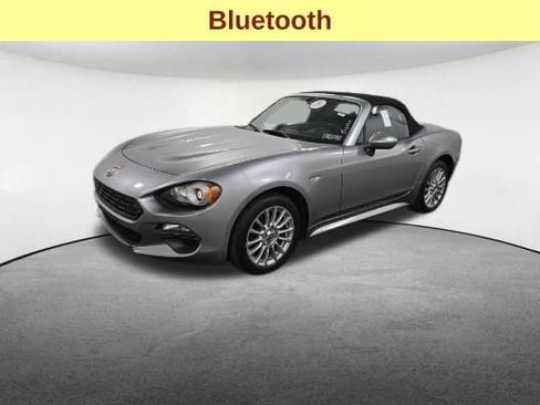 Used 2017 FIAT 124 Spider Classica image 4
