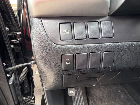 Used 2019 Toyota Highlander LE FWD image 24