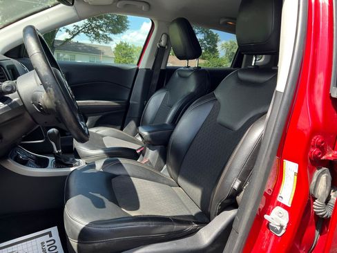 Used 2018 Jeep Compass Latitude w/ Popular Equipment Group AWD/4WD image 19