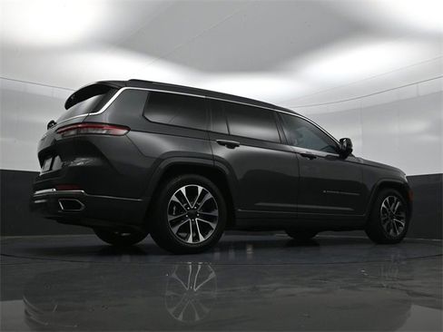 Used 2022 Jeep Grand Cherokee L Overland w/ Advanced Protech Group III image 28