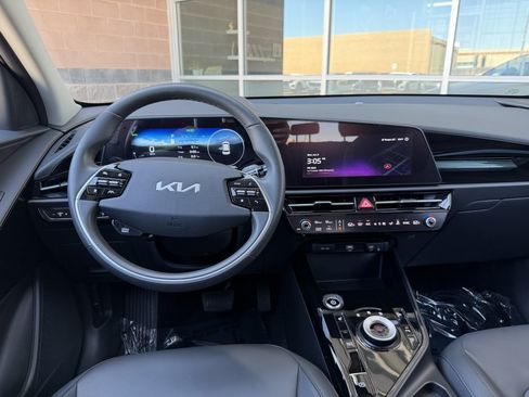 Used 2025 Kia Niro Wind FWD image 16