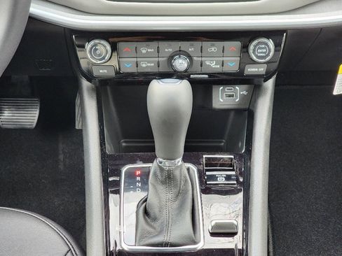 New 2026 Jeep Compass Limited image 13