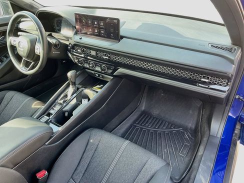 Used 2025 Honda Accord Sport image 29
