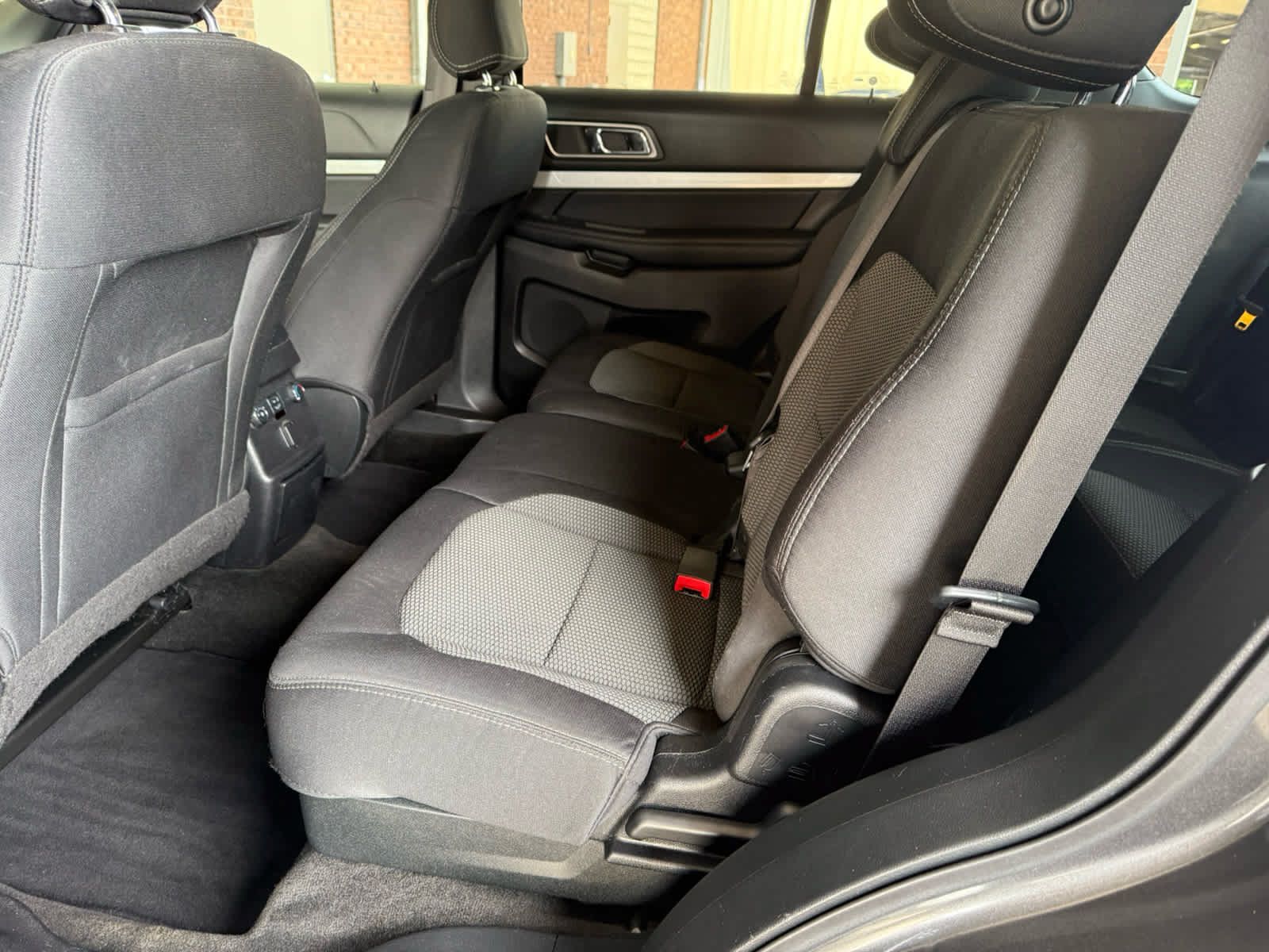 Used 2017 Ford Explorer XLT AWD/4WD image 5