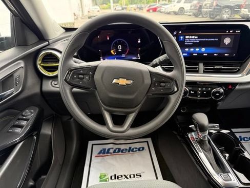 Certified 2026 Chevrolet Trax LT FWD image 17