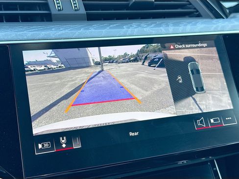 Certified 2024 Audi Q8 e-tron Premium Plus w/ Premium Plus Package image 33