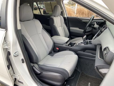 Used 2023 Subaru Outback Premium image 19