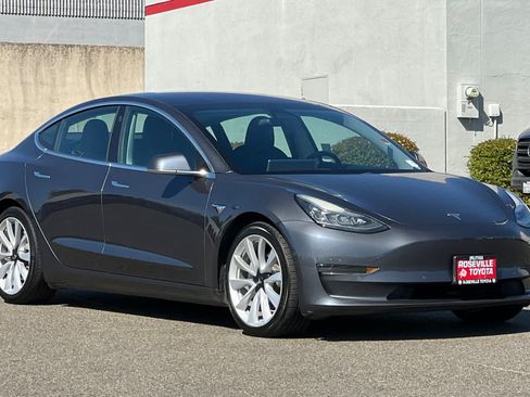 Used 2018 Tesla Model 3 AWD/4WD image 5