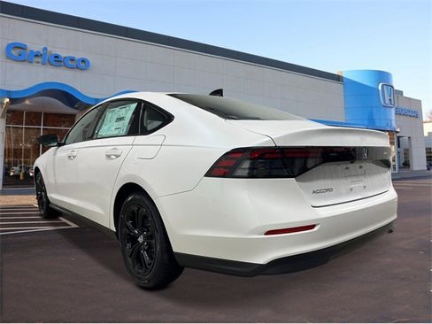 New 2025 Honda Accord SE image 3