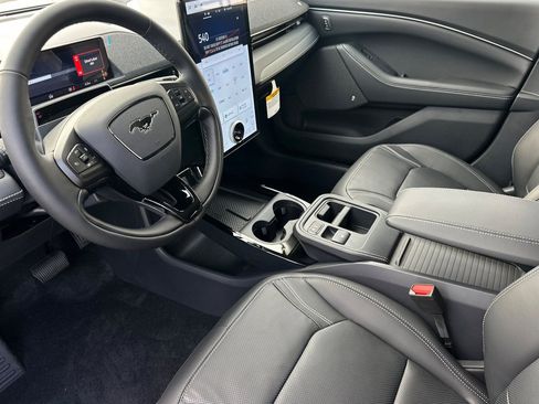 New 2025 Ford Mustang Mach-E Premium image 9