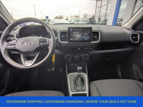 Used 2022 Hyundai Venue SE image 19