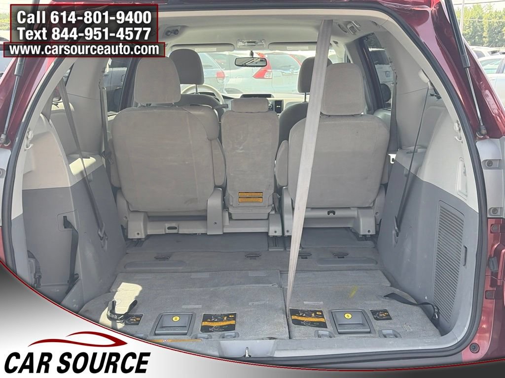 Used 2012 Toyota Sienna LE w/ Towing Pkg FWD image 7