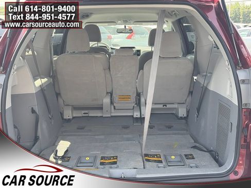 Used 2012 Toyota Sienna LE w/ Towing Pkg FWD image 7