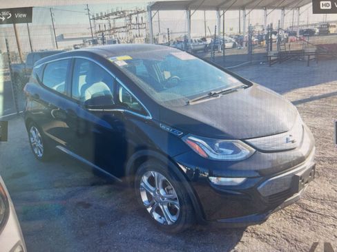 Used 2018 Chevrolet Bolt LT image 18