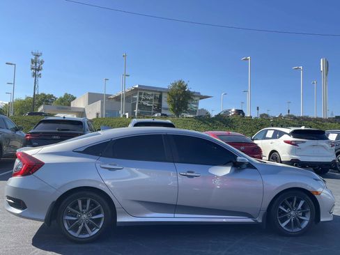 Used 2019 Honda Civic EX image 8