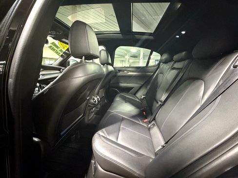 Used 2022 Alfa Romeo Stelvio Ti image 9