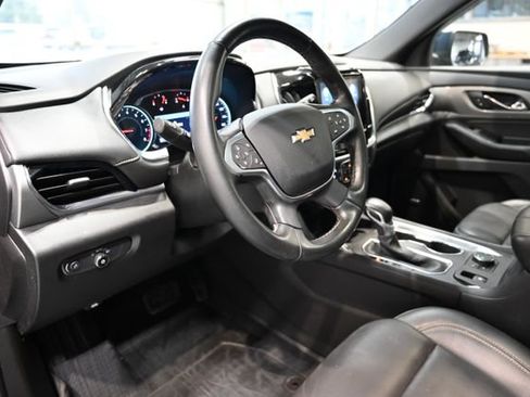 Used 2023 Chevrolet Traverse LT w/ LT Premium Package image 23