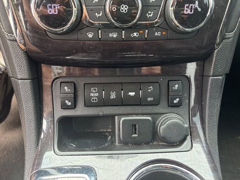 Used 2017 Buick Enclave Leather w/ Trailering Package FWD image 18