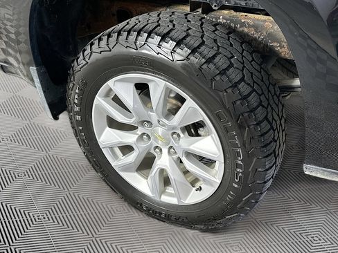 Used 2021 Chevrolet Silverado 1500 Custom AWD/4WD image 34