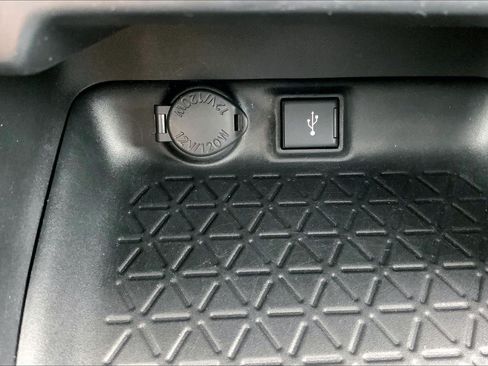 Used 2021 Toyota RAV4 XLE FWD image 38