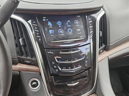Used 2020 Cadillac Escalade ESV Premium Luxury AWD/4WD image 13