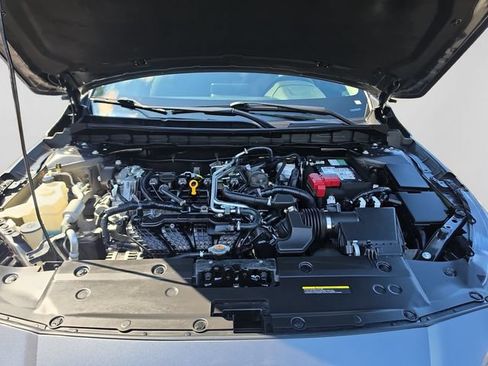 Used 2024 Nissan Altima 2.5 SV AWD/4WD image 19