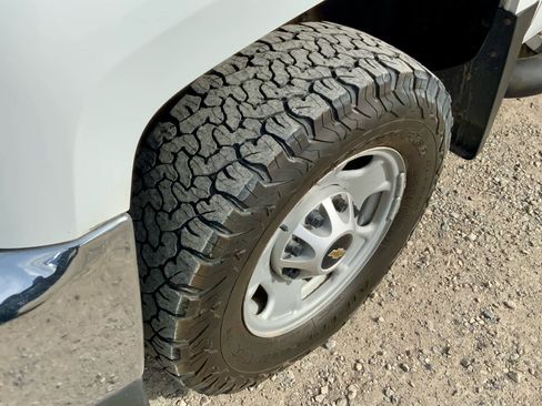 Used 2018 Chevrolet Silverado 2500 W/T image 16