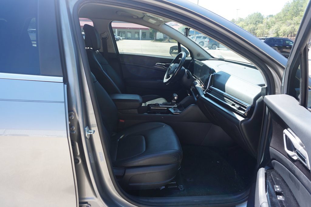 Used 2024 Kia Sportage EX FWD image 17