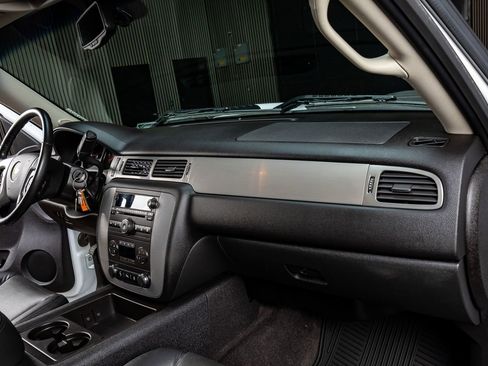 Used 2014 Chevrolet Silverado 2500 LTZ w/ LTZ Plus Package image 17