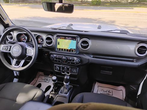 Used 2023 Jeep Gladiator Overland image 68