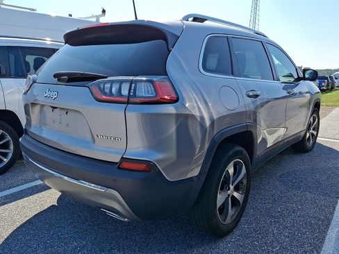Used 2019 Jeep Cherokee Limited AWD/4WD image 5