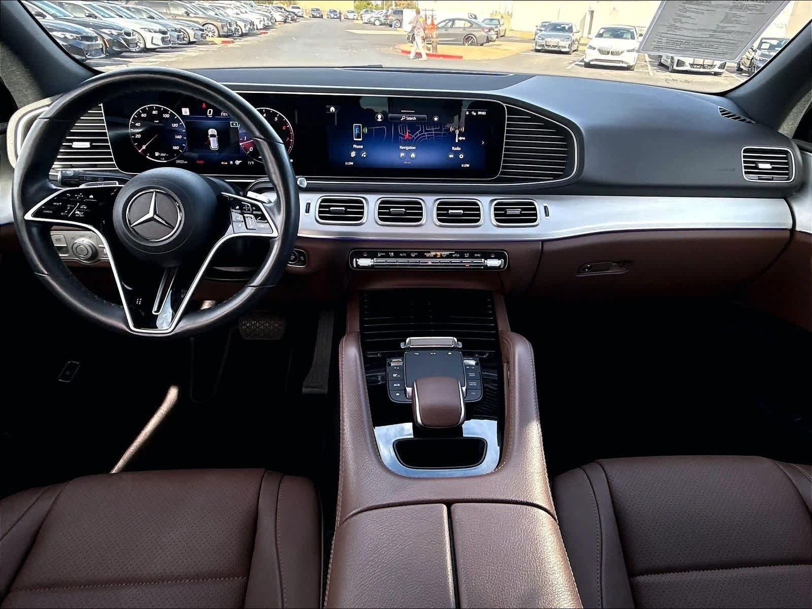 Used 2024 Mercedes-Benz GLE 450 4MATIC w/ Driver Assistance Package image 10