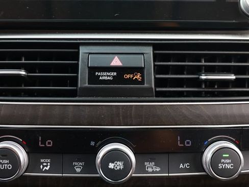 Used 2018 Honda Accord Touring image 37