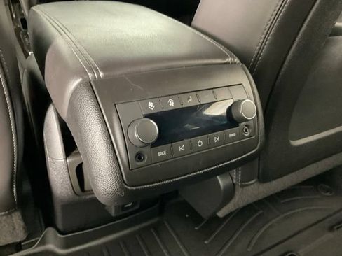 Used 2015 Chevrolet Traverse LTZ AWD/4WD image 23