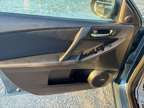 Used 2011 MAZDA MAZDA3 s Sport w/ Tech Pkg image 18