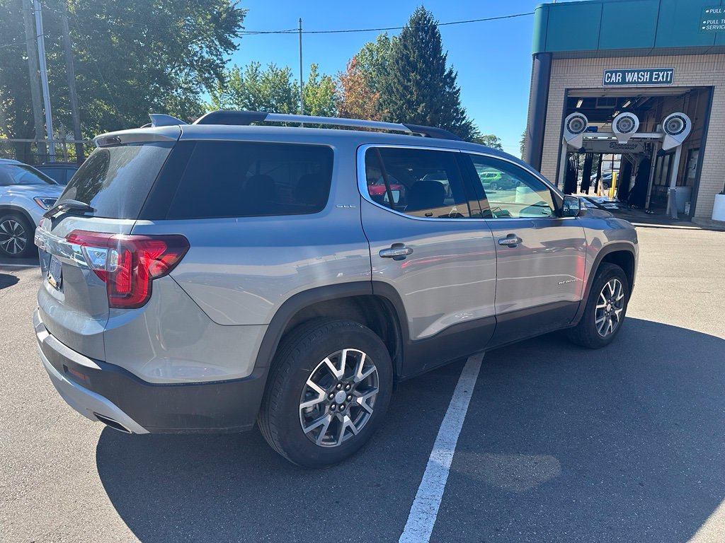 Used 2023 GMC Acadia SLE w/ Driver Convenience Package FWD image 4