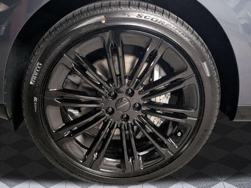 New 2026 Land Rover Range Rover SE AWD/4WD image 9