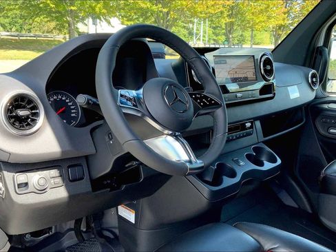 New 2025 Mercedes-Benz Sprinter 2500 image 9