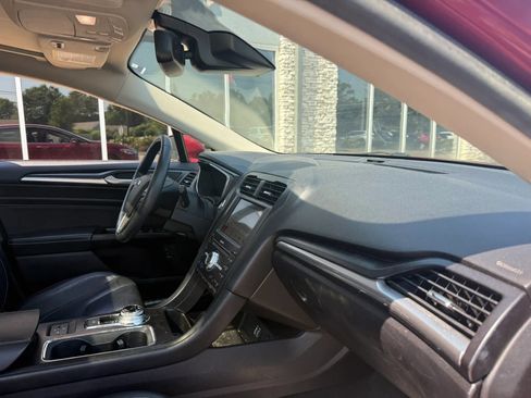 Used 2019 Ford Fusion Titanium FWD image 14
