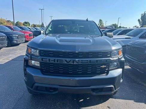 Used 2019 Chevrolet Silverado 1500 Custom w/ Custom Value Package AWD/4WD image 6