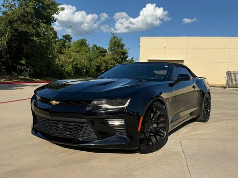 Used 2018 Chevrolet Camaro SS RWD image 18