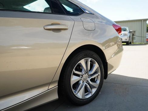 Used 2019 Honda Accord LX image 21