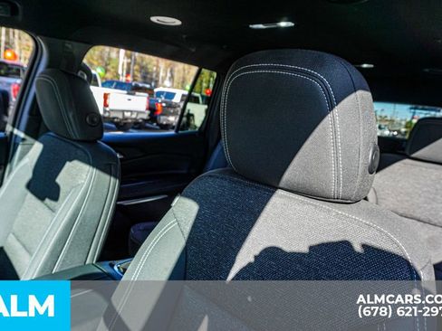 Used 2024 Chevrolet Traverse LT image 18