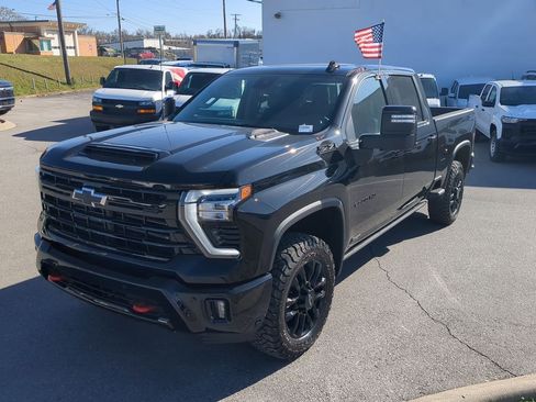 New 2026 Chevrolet Silverado 2500 LTZ w/ Trail Boss Package AWD/4WD image 4