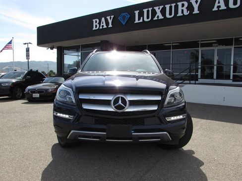 Used 2015 Mercedes-Benz GL 450 4MATIC image 2
