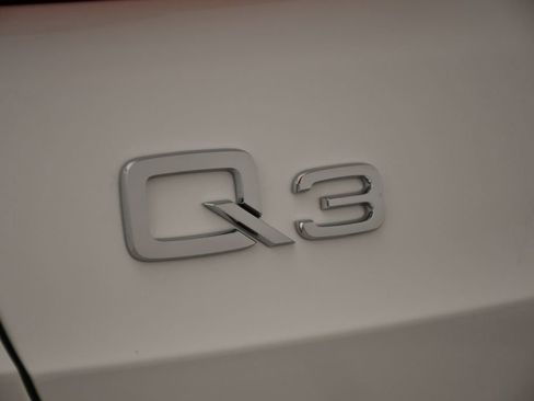 Used 2025 Audi Q3 2.0T Premium w/ Convenience Package image 9