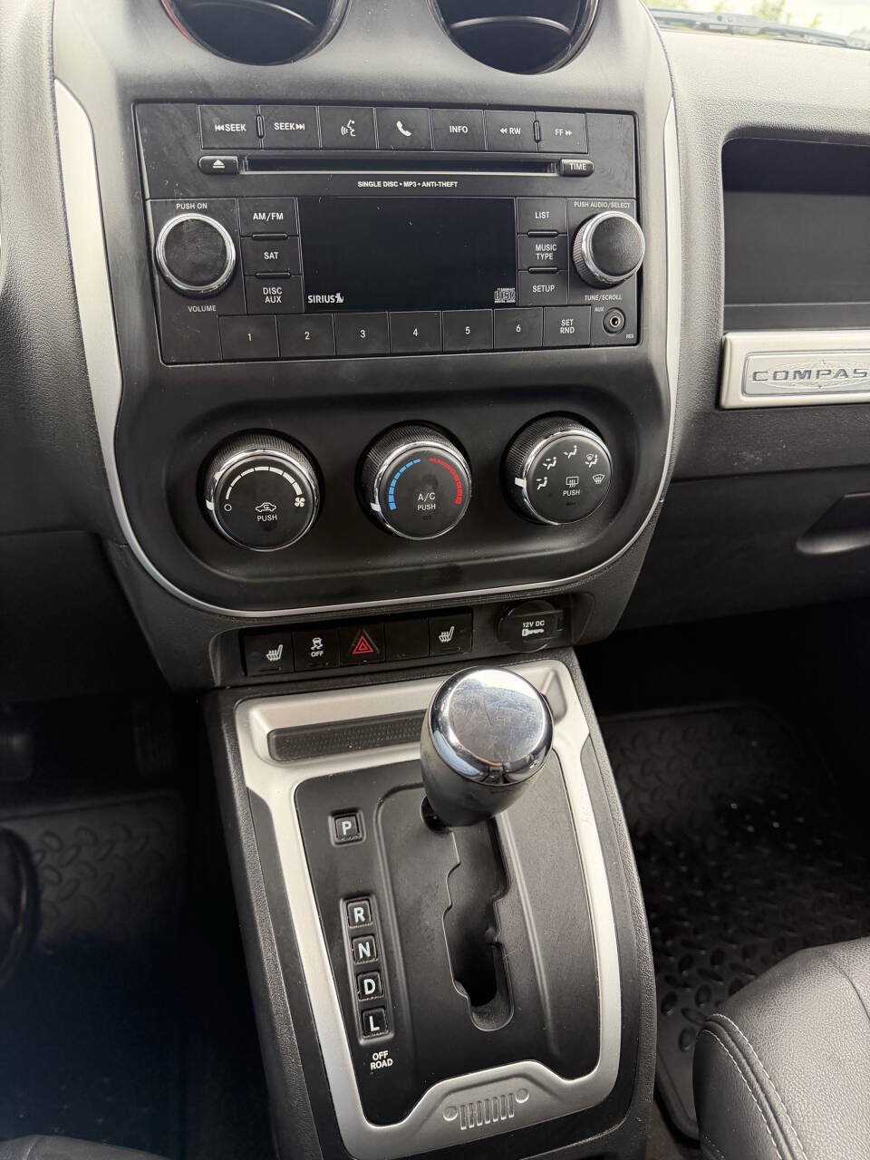 Used 2014 Jeep Compass Latitude AWD/4WD image 21