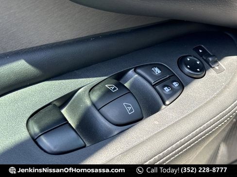 Certified 2024 Nissan Murano SV FWD image 26