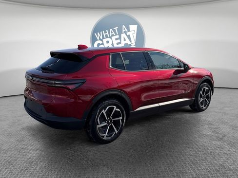 Used 2025 Chevrolet Equinox EV LT image 3